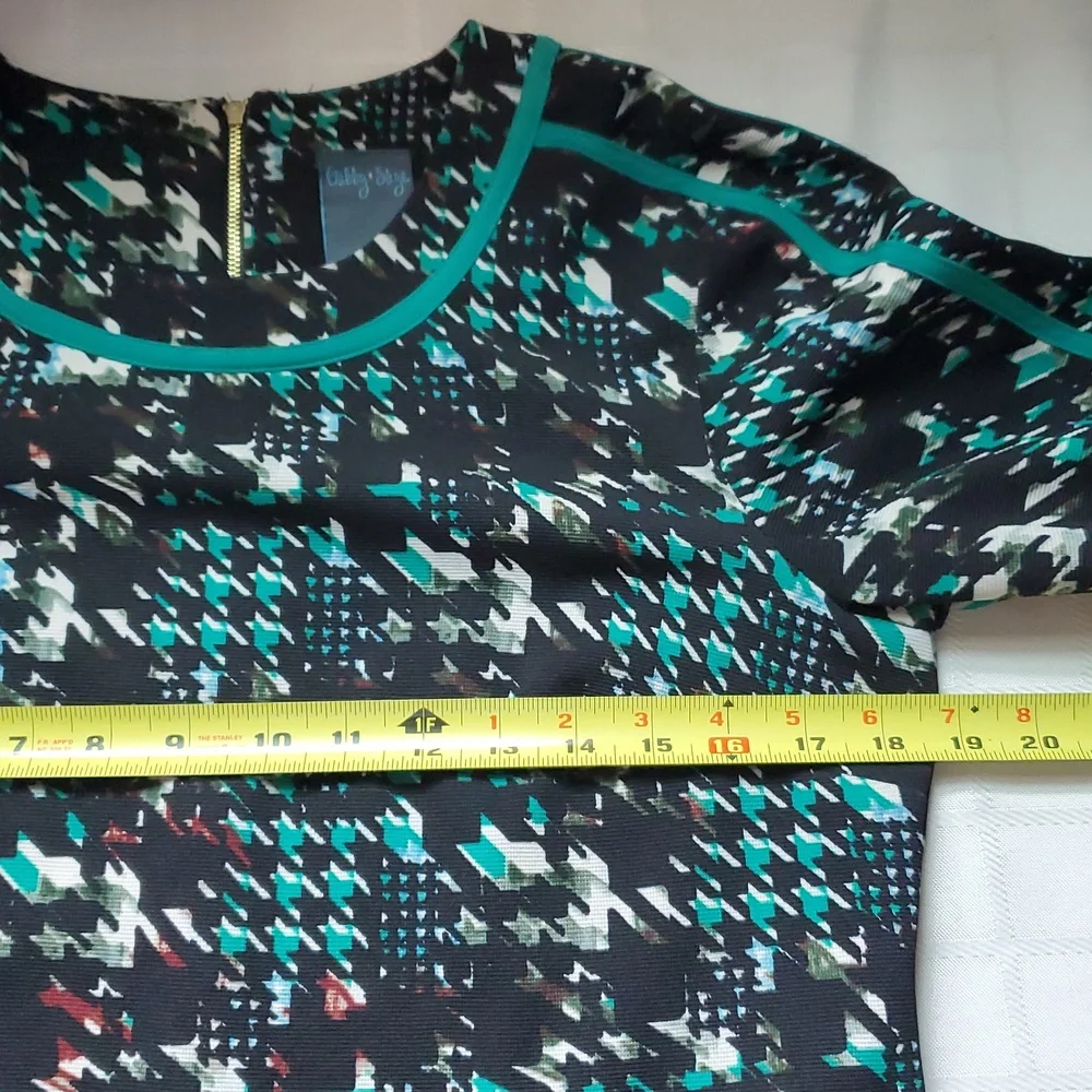 Gabby Skye Black Multicolor Elegant Dress. Size 10. - Picture 8 of 10